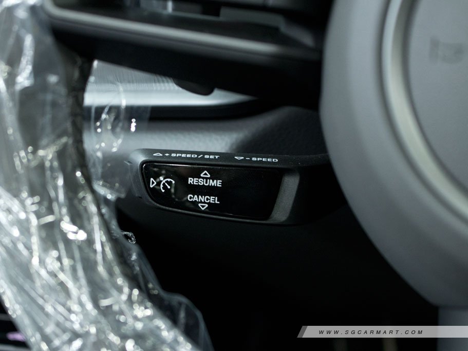 https://i.i-sgcm.com/new_cars/cars/12656/12656_g18