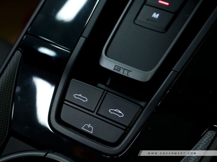 https://i.i-sgcm.com/new_cars/cars/12656/12656_g23