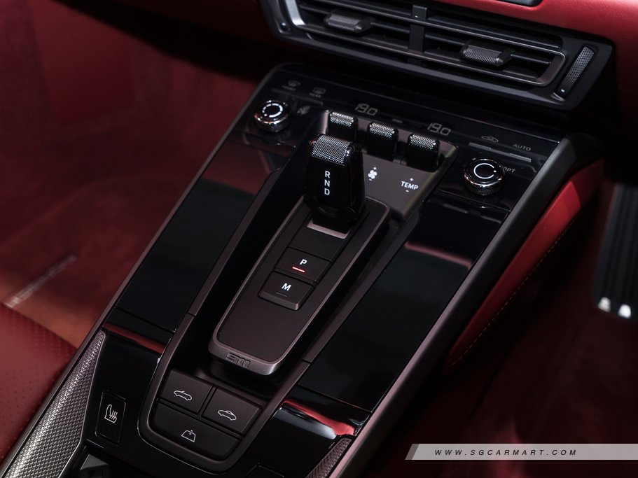 https://i.i-sgcm.com/new_cars/cars/12656/12656_g77