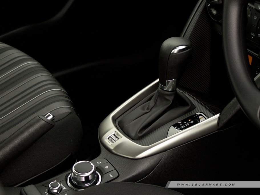 https://i.i-sgcm.com/new_cars/cars/12658/12658_g20