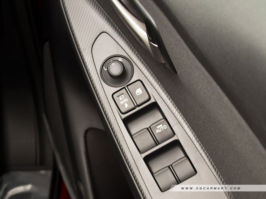 https://i.i-sgcm.com/new_cars/cars/12658/12658_g26