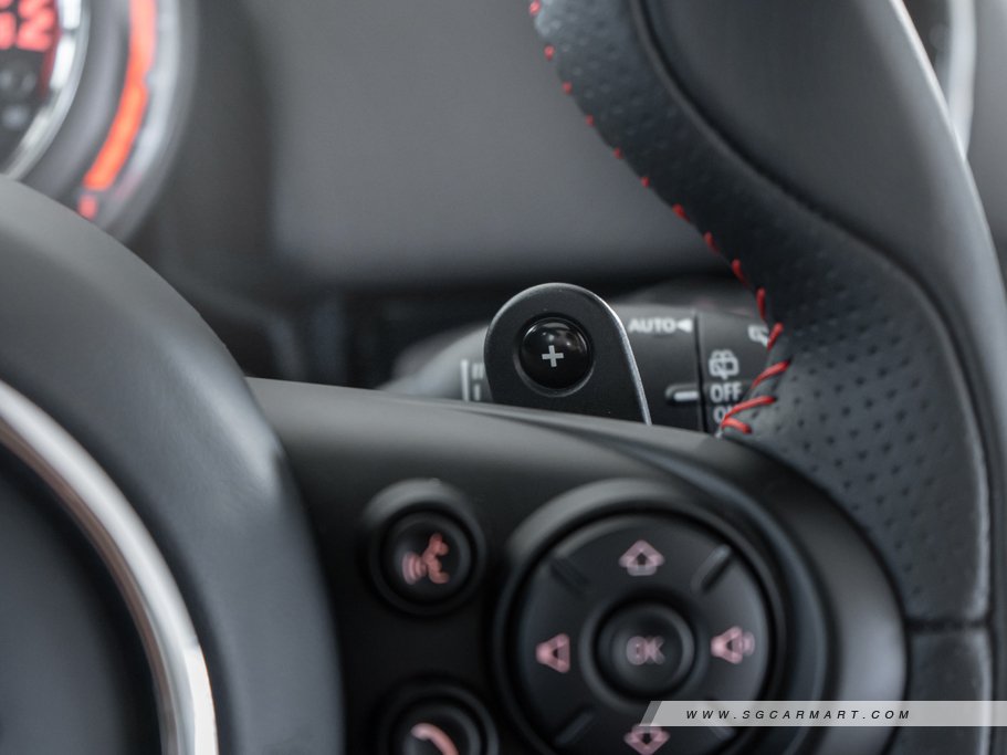 https://i.i-sgcm.com/new_cars/cars/12660/12660_g38