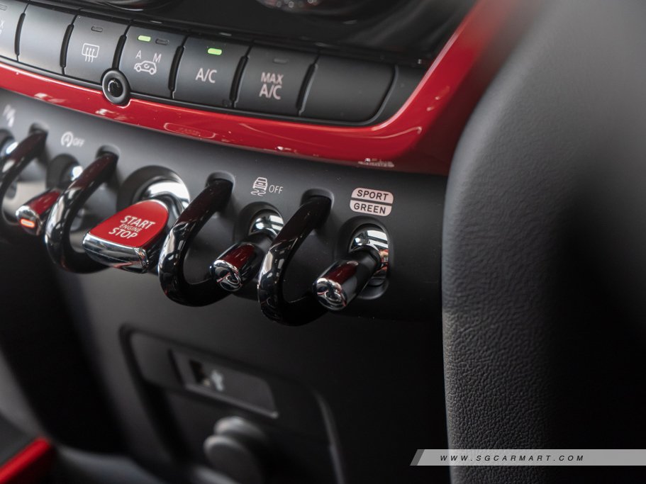 https://i.i-sgcm.com/new_cars/cars/12660/12660_g46