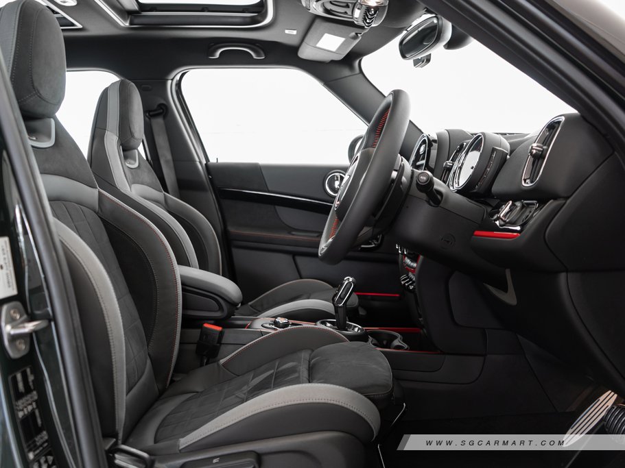 https://i.i-sgcm.com/new_cars/cars/12660/12660_g51