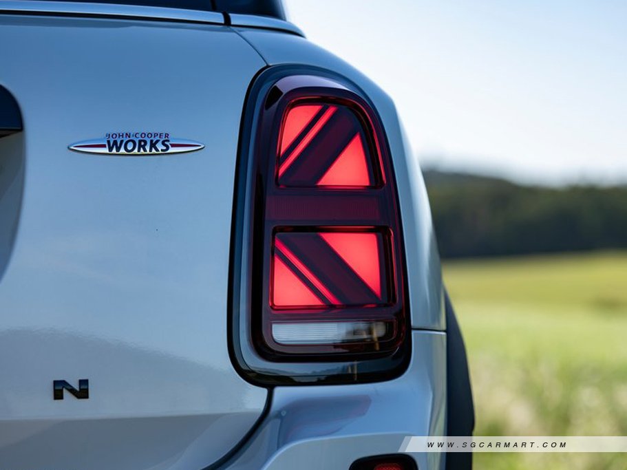 https://i.i-sgcm.com/new_cars/cars/12660/12660_g64