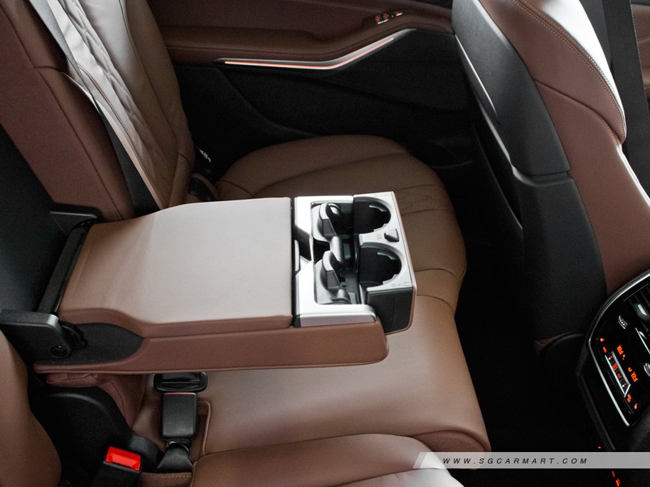 https://i.i-sgcm.com/new_cars/cars/12664/12664_g38