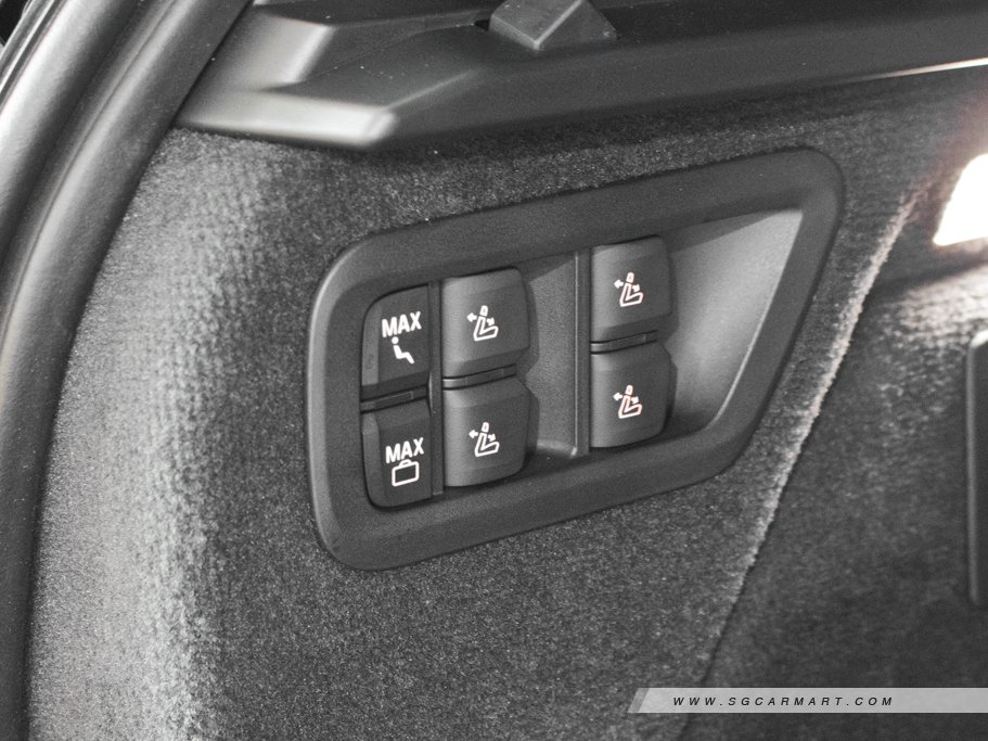 https://i.i-sgcm.com/new_cars/cars/12664/12664_g44