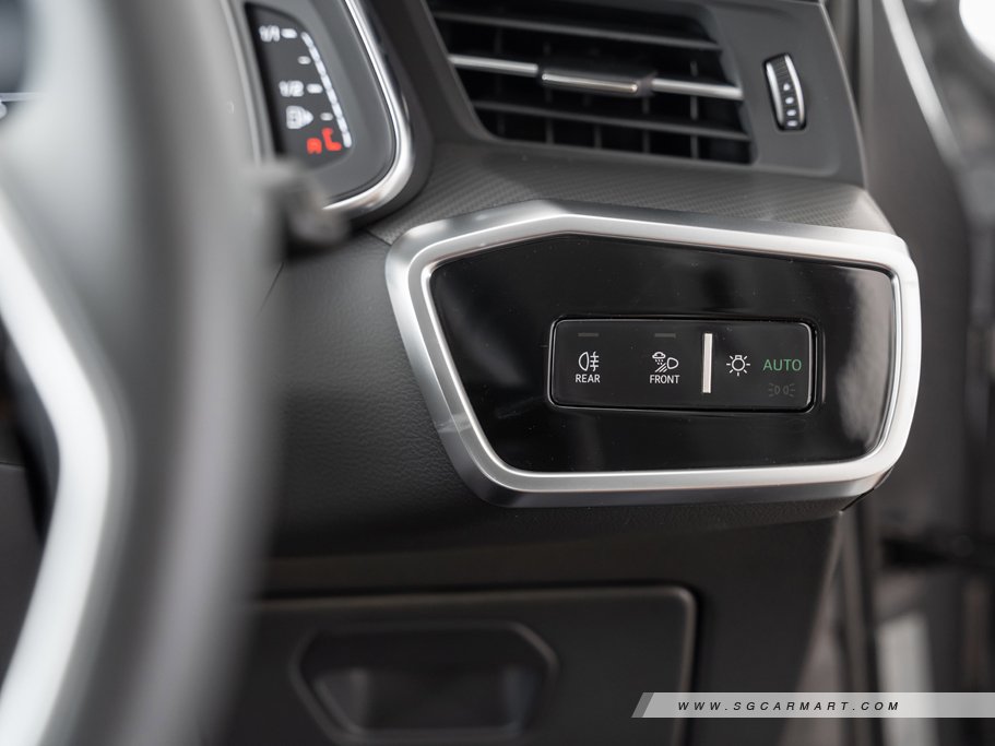 https://i.i-sgcm.com/new_cars/cars/12667/12667_g31