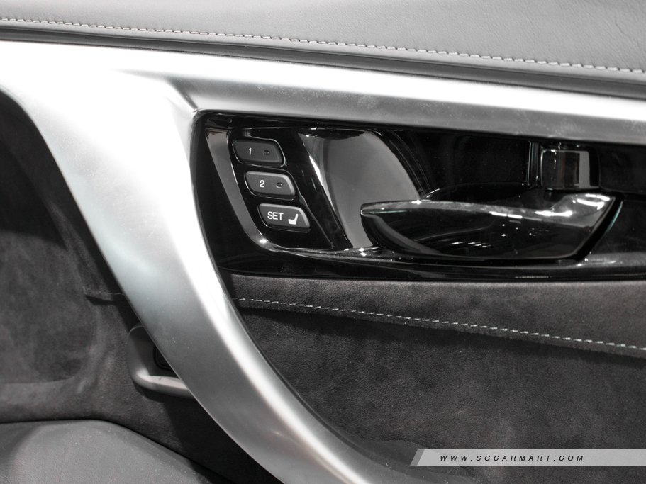 https://i.i-sgcm.com/new_cars/cars/12669/12669_g11