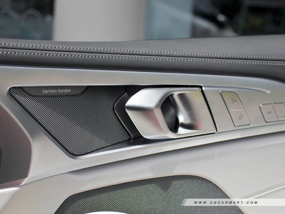 https://i.i-sgcm.com/new_cars/cars/12670/12670_g11
