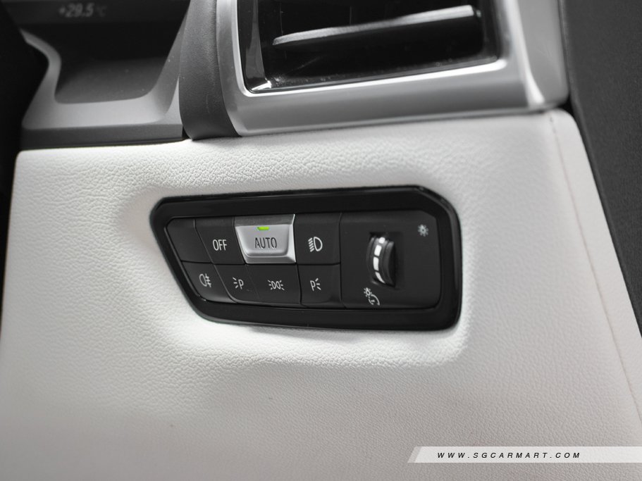 https://i.i-sgcm.com/new_cars/cars/12670/12670_g16