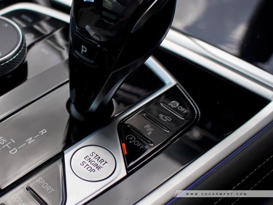 https://i.i-sgcm.com/new_cars/cars/12670/12670_g38