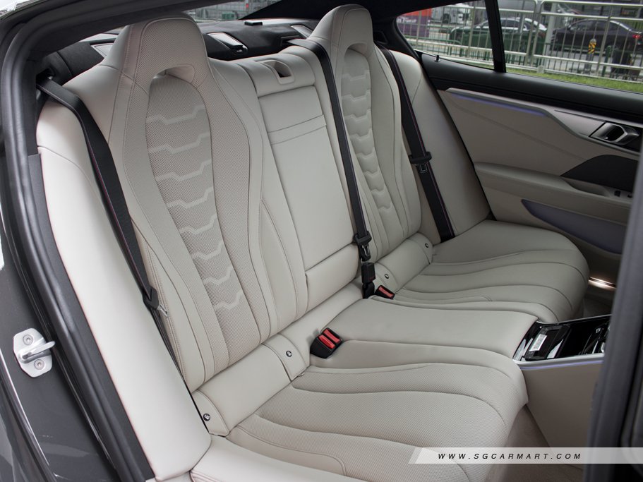 https://i.i-sgcm.com/new_cars/cars/12670/12670_g44