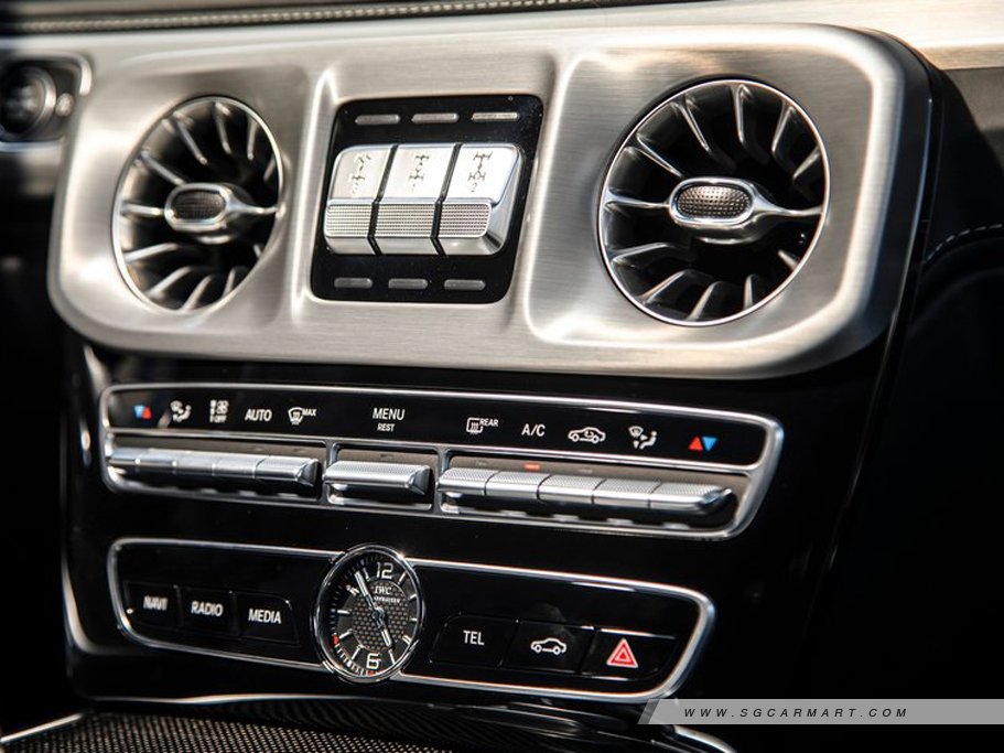 https://i.i-sgcm.com/new_cars/cars/12678/12678_g23