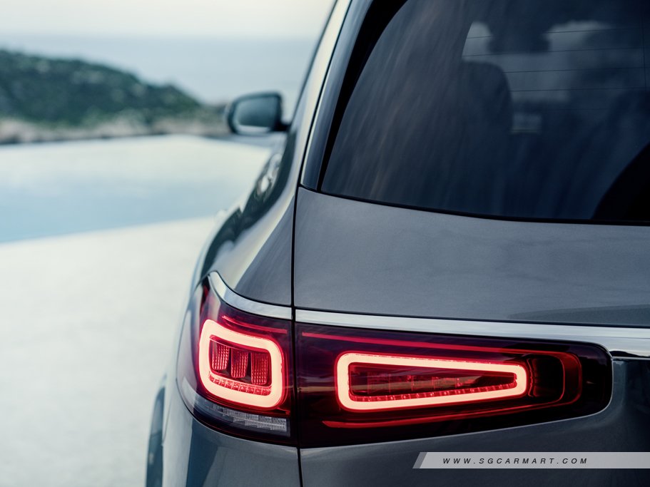 https://i.i-sgcm.com/new_cars/cars/12684/12684_g11