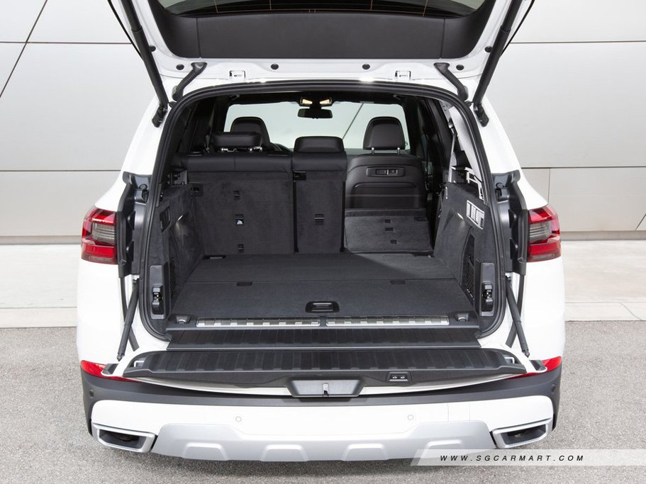 https://i.i-sgcm.com/new_cars/cars/12685/12685_g15