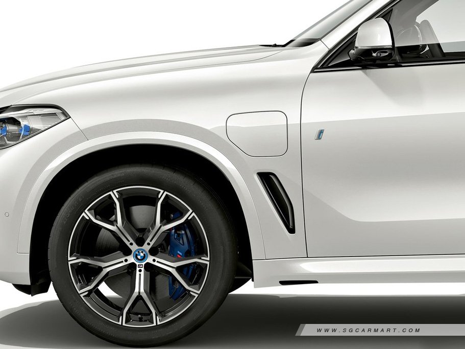 https://i.i-sgcm.com/new_cars/cars/12685/12685_g8