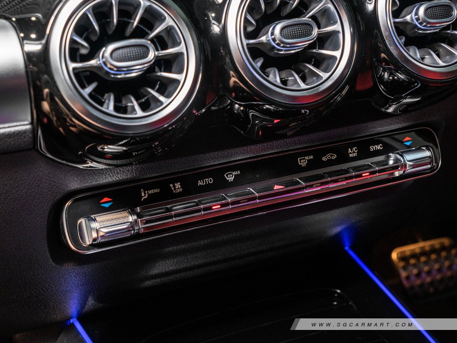 https://i.i-sgcm.com/new_cars/cars/12687/12687_g141