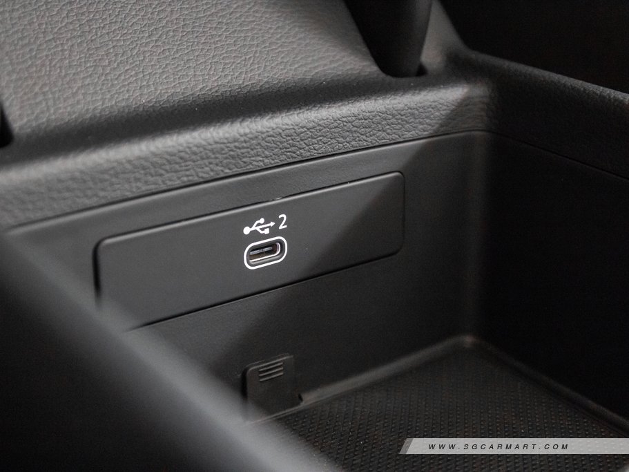 https://i.i-sgcm.com/new_cars/cars/12696/12696_g52