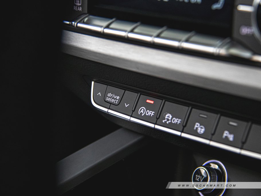 https://i.i-sgcm.com/new_cars/cars/12697/12697_g42