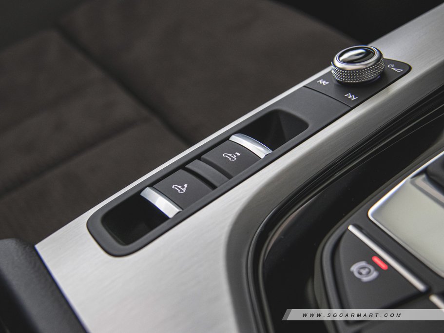 https://i.i-sgcm.com/new_cars/cars/12697/12697_g44