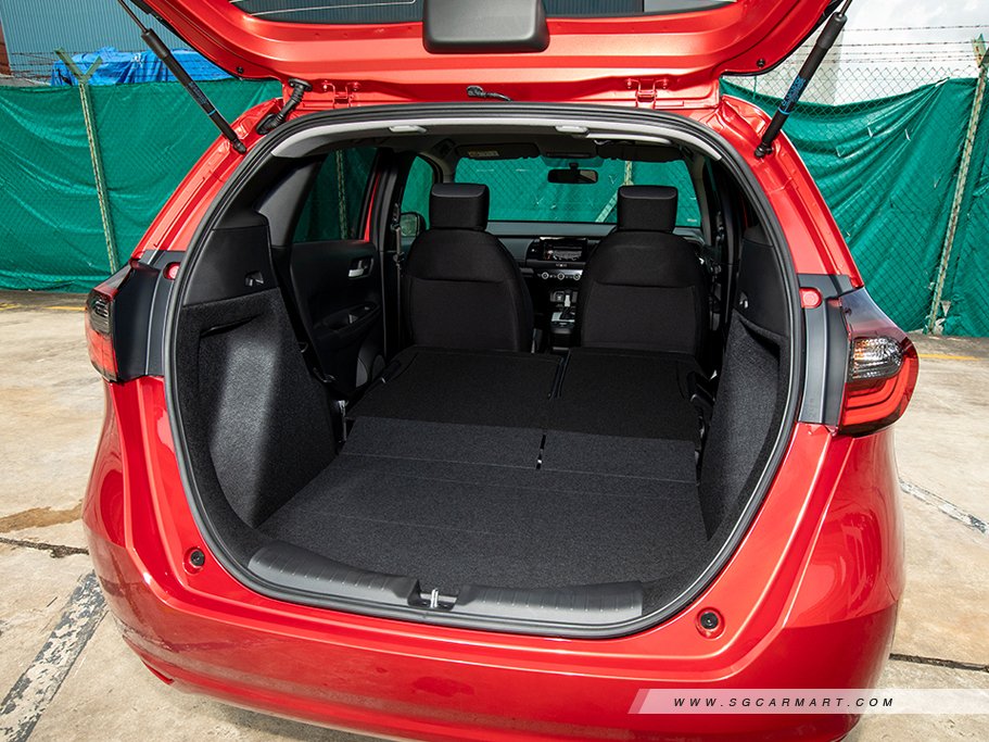https://i.i-sgcm.com/new_cars/cars/12699/12699_g23