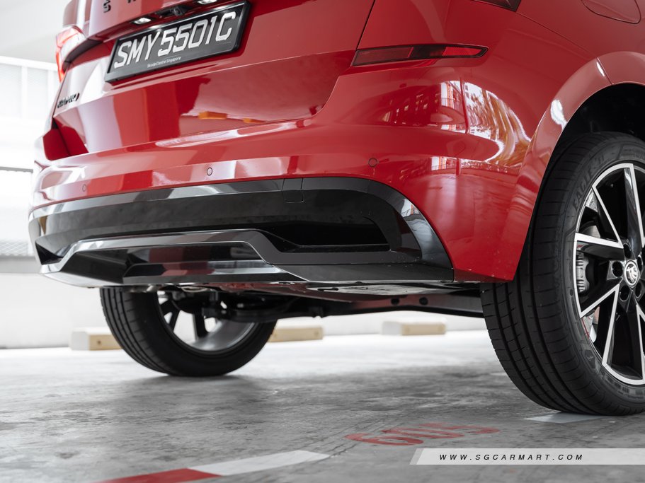 https://i.i-sgcm.com/new_cars/cars/12700/12700_g40