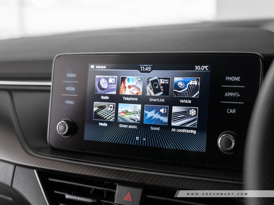 https://i.i-sgcm.com/new_cars/cars/12700/12700_g57