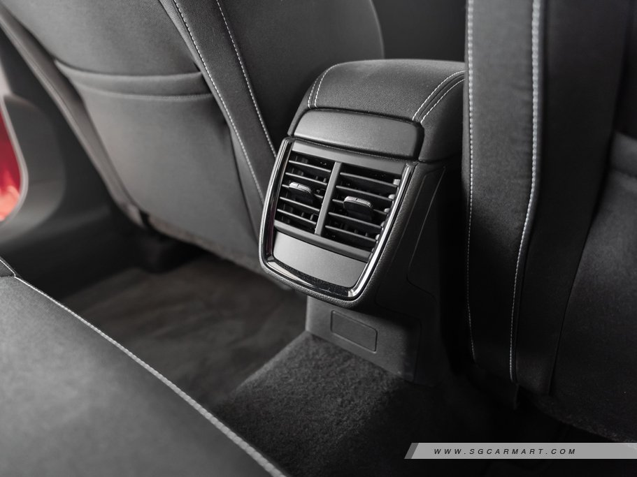 https://i.i-sgcm.com/new_cars/cars/12700/12700_g79
