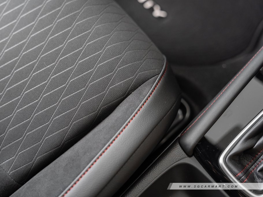 https://i.i-sgcm.com/new_cars/cars/12701/12701_g47