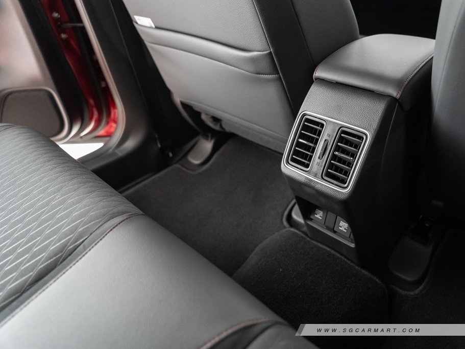 https://i.i-sgcm.com/new_cars/cars/12701/12701_g51