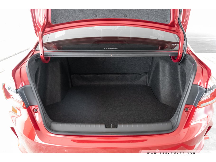 https://i.i-sgcm.com/new_cars/cars/12701/12701_g52
