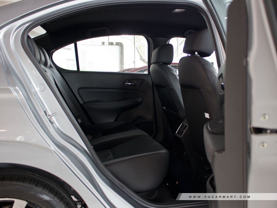 https://i.i-sgcm.com/new_cars/cars/12701/12701_g69