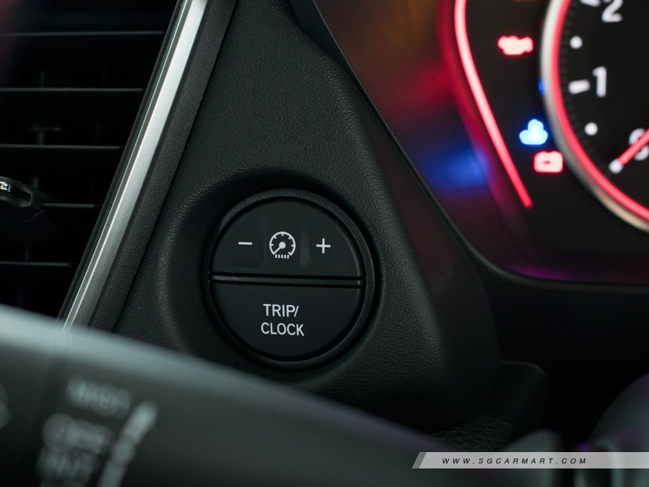 https://i.i-sgcm.com/new_cars/cars/12701/12701_g76