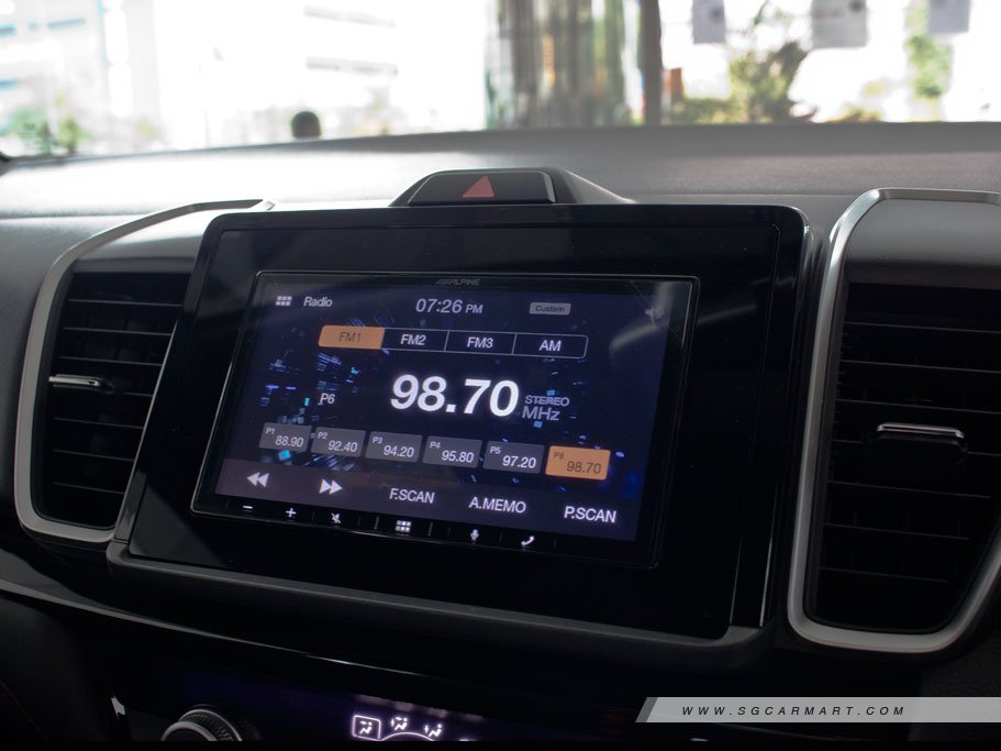 https://i.i-sgcm.com/new_cars/cars/12701/12701_g77