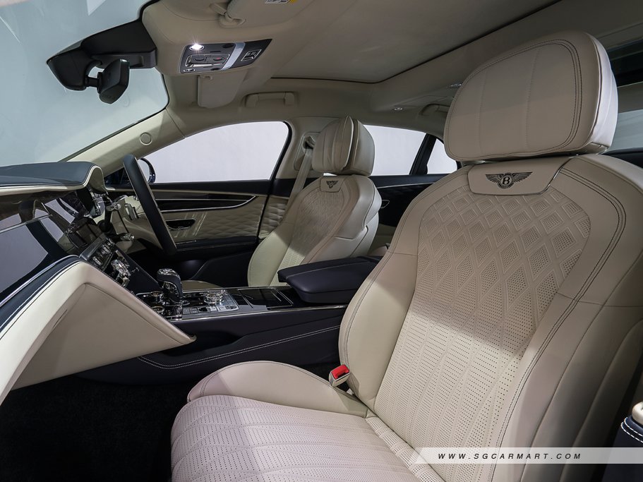https://i.i-sgcm.com/new_cars/cars/12704/12704_g19