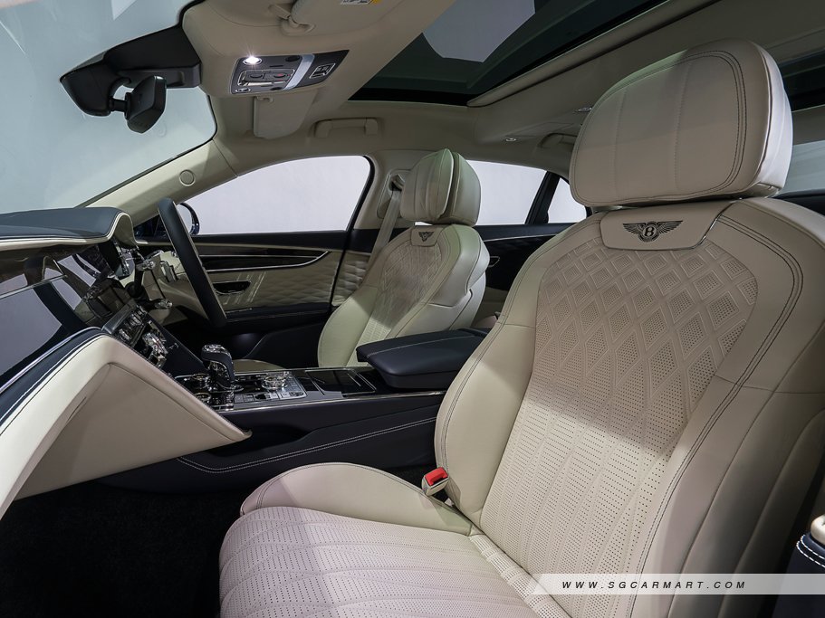 https://i.i-sgcm.com/new_cars/cars/12704/12704_g20