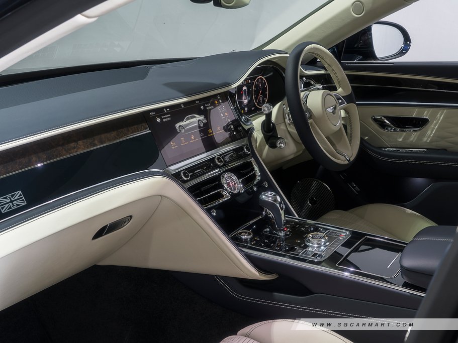 https://i.i-sgcm.com/new_cars/cars/12704/12704_g21