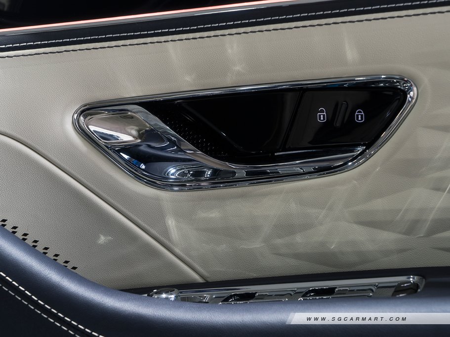 https://i.i-sgcm.com/new_cars/cars/12704/12704_g26