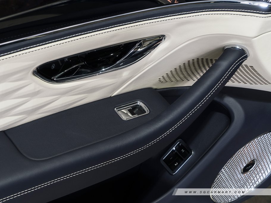 https://i.i-sgcm.com/new_cars/cars/12704/12704_g27