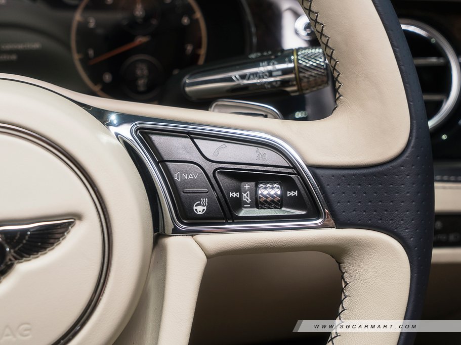 https://i.i-sgcm.com/new_cars/cars/12704/12704_g38