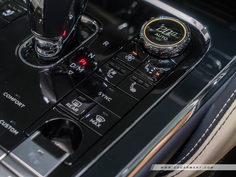 https://i.i-sgcm.com/new_cars/cars/12704/12704_g54