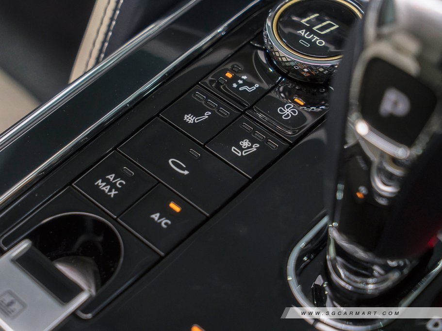 https://i.i-sgcm.com/new_cars/cars/12704/12704_g55