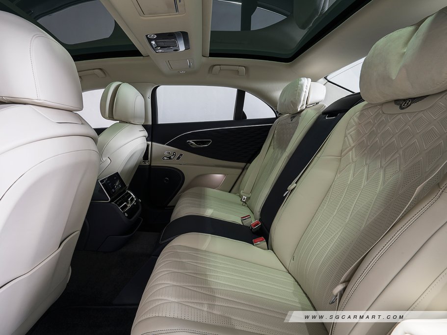 https://i.i-sgcm.com/new_cars/cars/12704/12704_g61