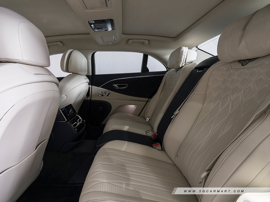 https://i.i-sgcm.com/new_cars/cars/12704/12704_g62