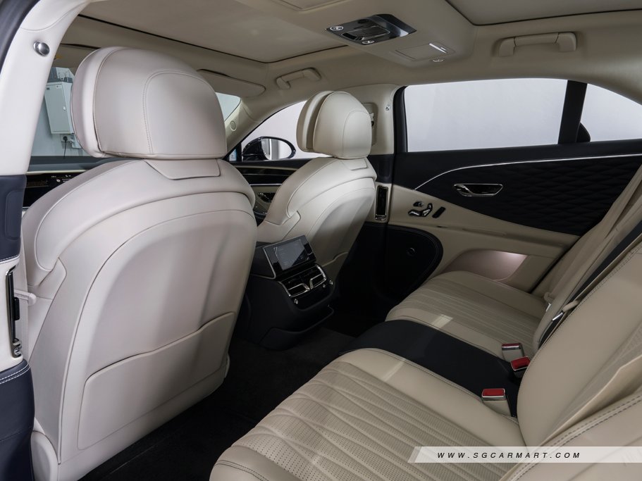 https://i.i-sgcm.com/new_cars/cars/12704/12704_g63