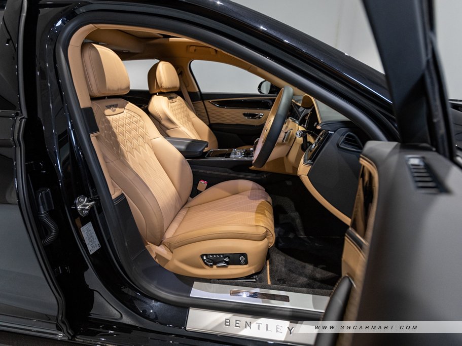 https://i.i-sgcm.com/new_cars/cars/12704/12704_g77