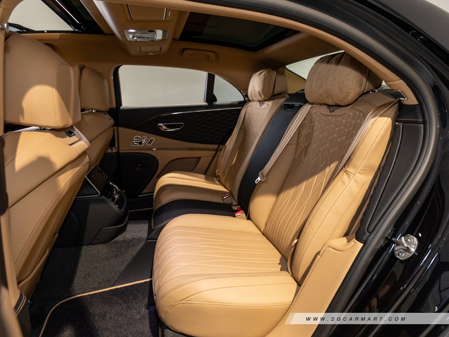 https://i.i-sgcm.com/new_cars/cars/12704/12704_g84