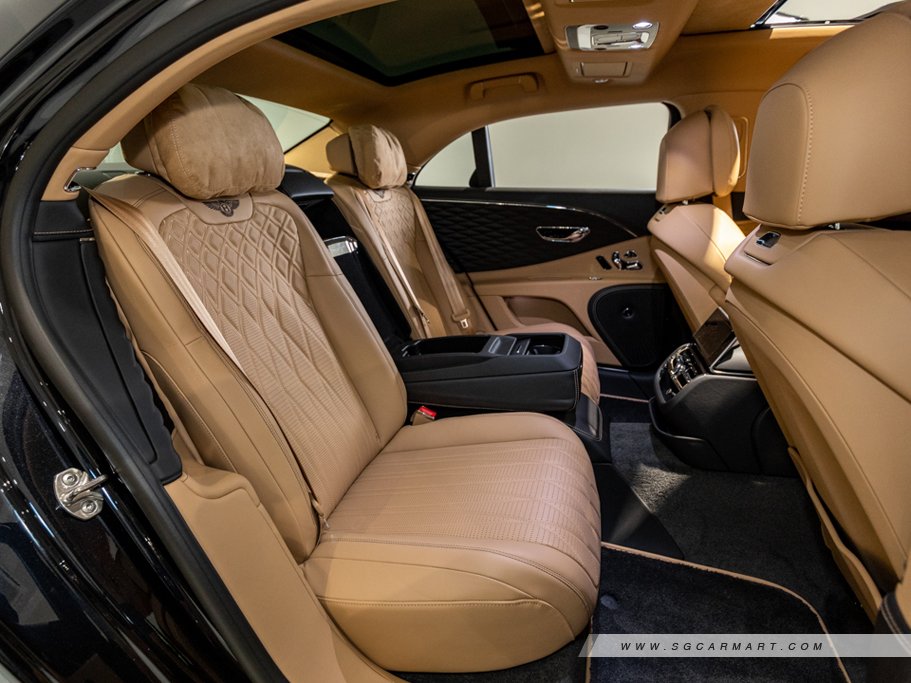 https://i.i-sgcm.com/new_cars/cars/12704/12704_g85