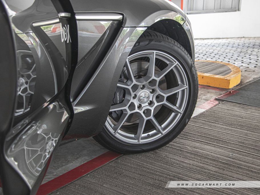 https://i.i-sgcm.com/new_cars/cars/12708/12708_g31